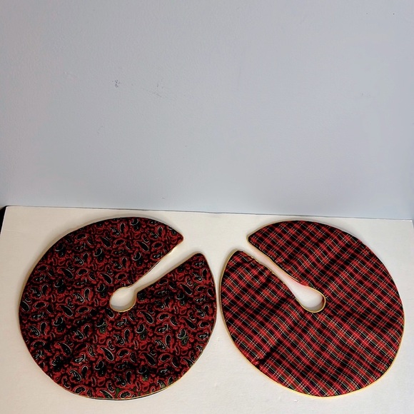 CHRISTMAS TREE SKIRTS (HALLMARK) - Picture 1 of 7